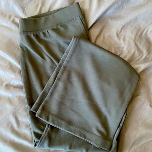 Comfy Yoga Pants Women’s Size M Boot Cut